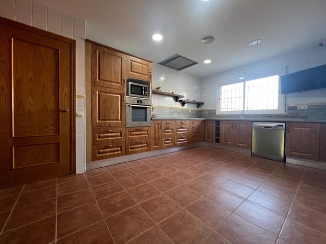 7 chambre Villa/Maison à vendre à Deltebre avec garage - 265 000 € (Ref: 10041393)