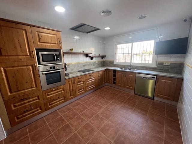 7 chambre Villa/Maison à vendre à Deltebre avec garage - 265 000 € (Ref: 10041393)