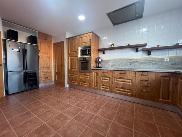 7 chambre Villa/Maison à vendre à Deltebre avec garage - 265 000 € (Ref: 10041393)