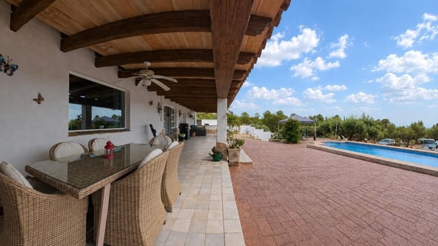 4 bedroom Finca/Country House for sale in El Perelló with pool garage - € 780,000 (Ref: 10041395)