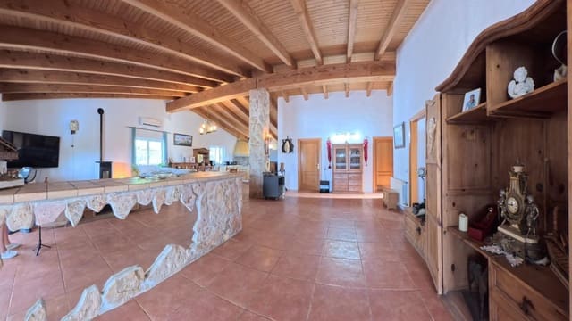4 bedroom Finca/Country House for sale in El Perelló with pool garage - € 780,000 (Ref: 10041395)