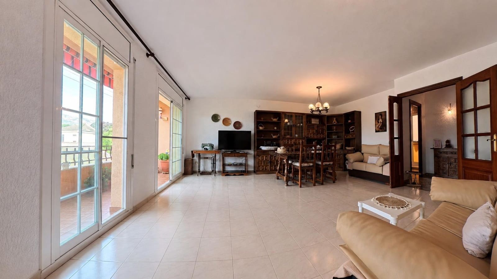 3 slaapkamer Flat te koop in Xerta met garage - € 105.000 (Ref: 10041396)