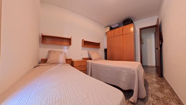 3 slaapkamer Flat te koop in Xerta met garage - € 105.000 (Ref: 10041396)