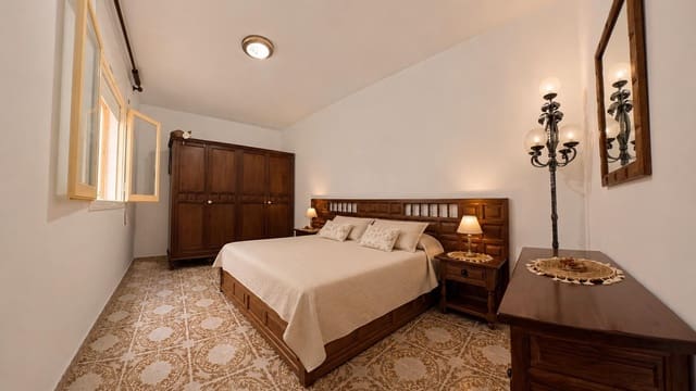 3 slaapkamer Flat te koop in Xerta met garage - € 105.000 (Ref: 10041396)