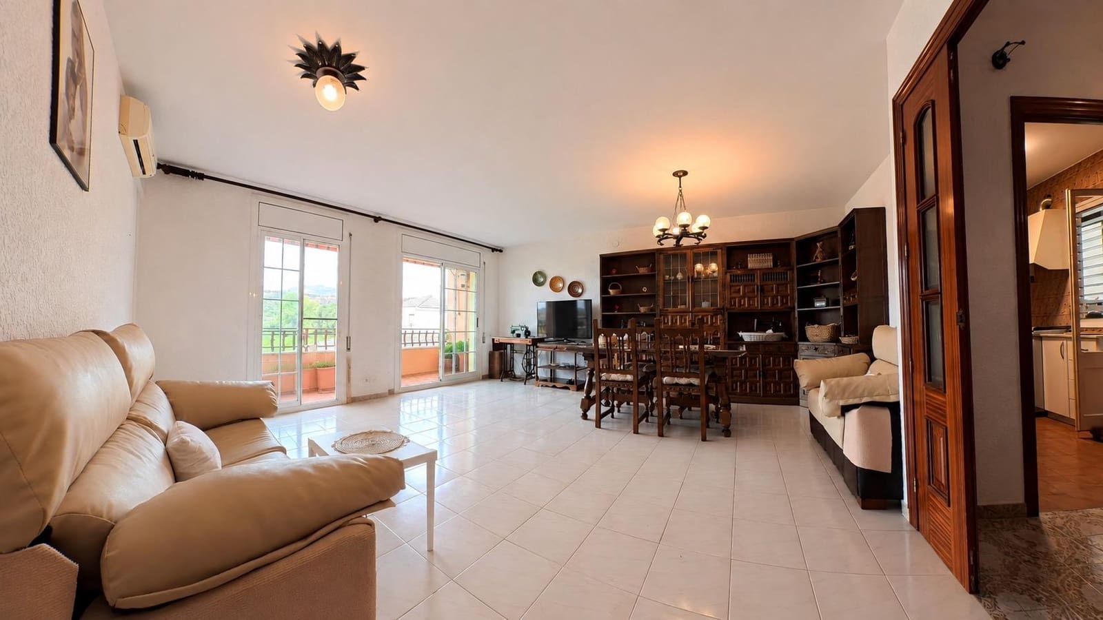 3 slaapkamer Flat te koop in Xerta met garage - € 105.000 (Ref: 10041396)