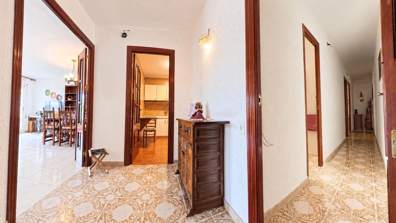 3 slaapkamer Flat te koop in Xerta met garage - € 105.000 (Ref: 10041396)