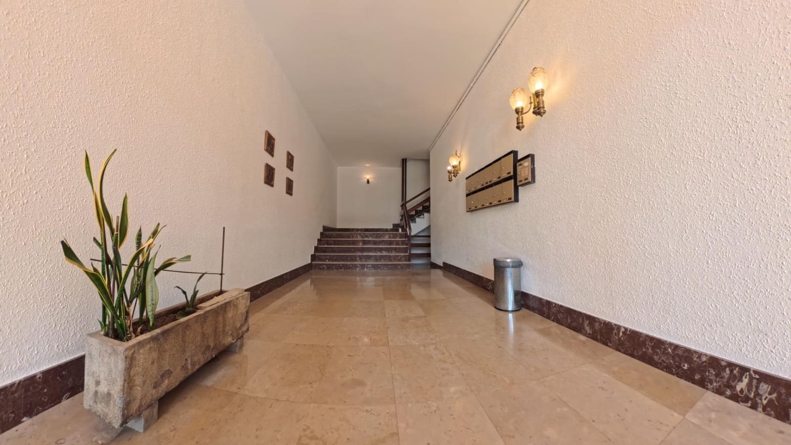 3 slaapkamer Flat te koop in Xerta met garage - € 105.000 (Ref: 10041396)