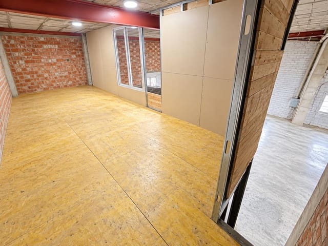 Comercial para venda em Deltebre com garagem - 63 000 € (Ref: 10086183)