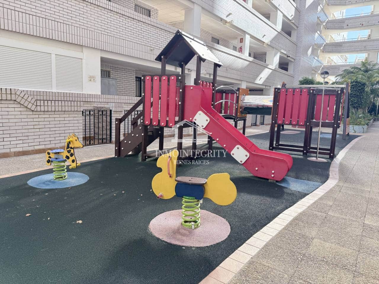 Apartamento de 3 habitaciones en Oropesa  en venta con piscina garaje - 190.000 € (Ref: 10052210)