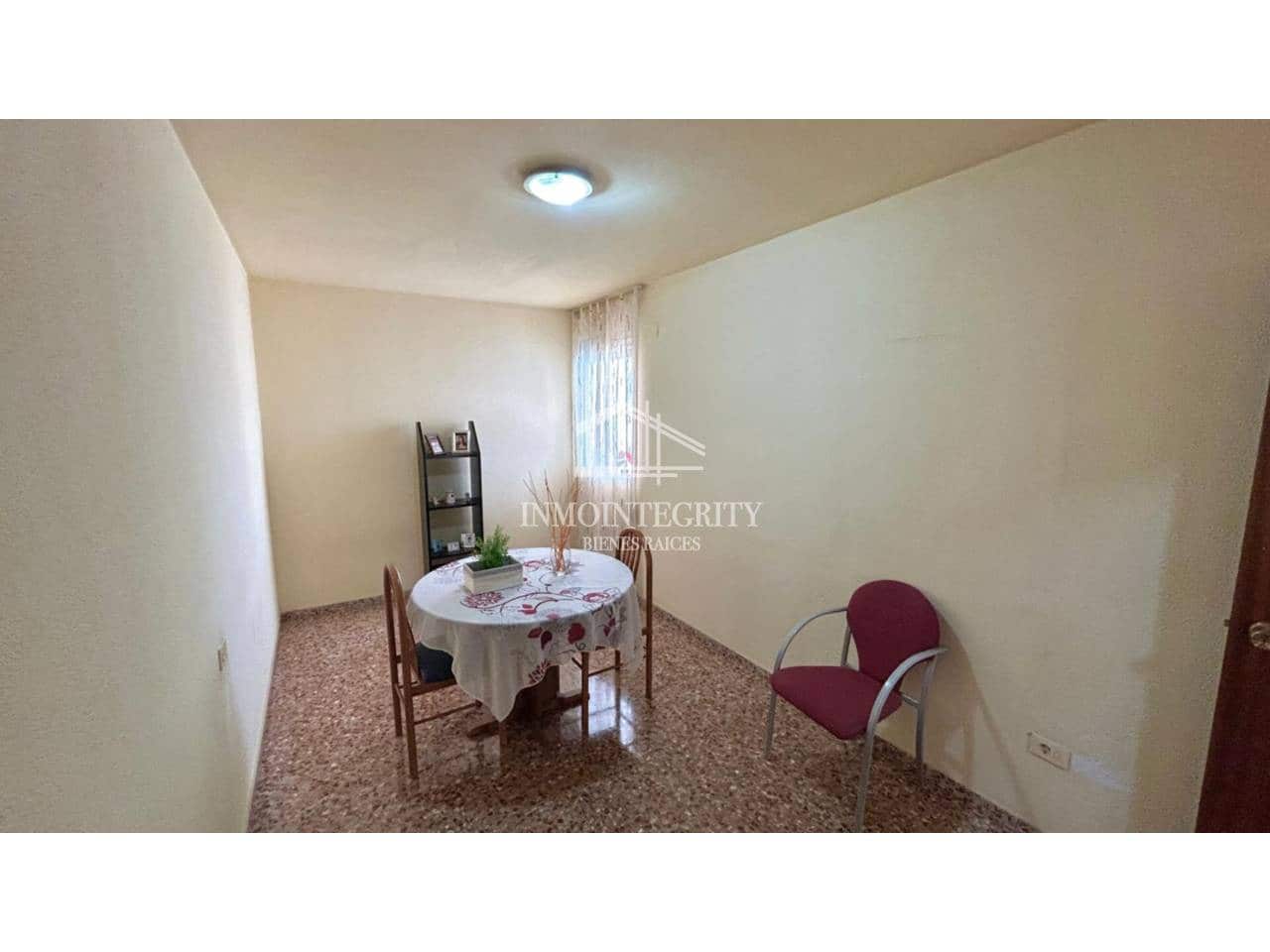 4 slaapkamer Flat te koop in Almassora / Almazora - € 140.000 (Ref: 10052212)