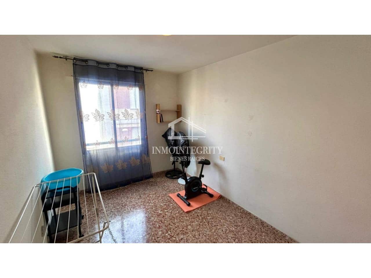 4 slaapkamer Flat te koop in Almassora / Almazora - € 140.000 (Ref: 10052212)