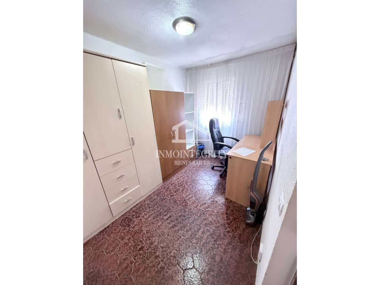 3 Zimmer Wohnung zu verkaufen in Castello de la Plana mit Garage - 88.000 € (Ref: 10052221)
