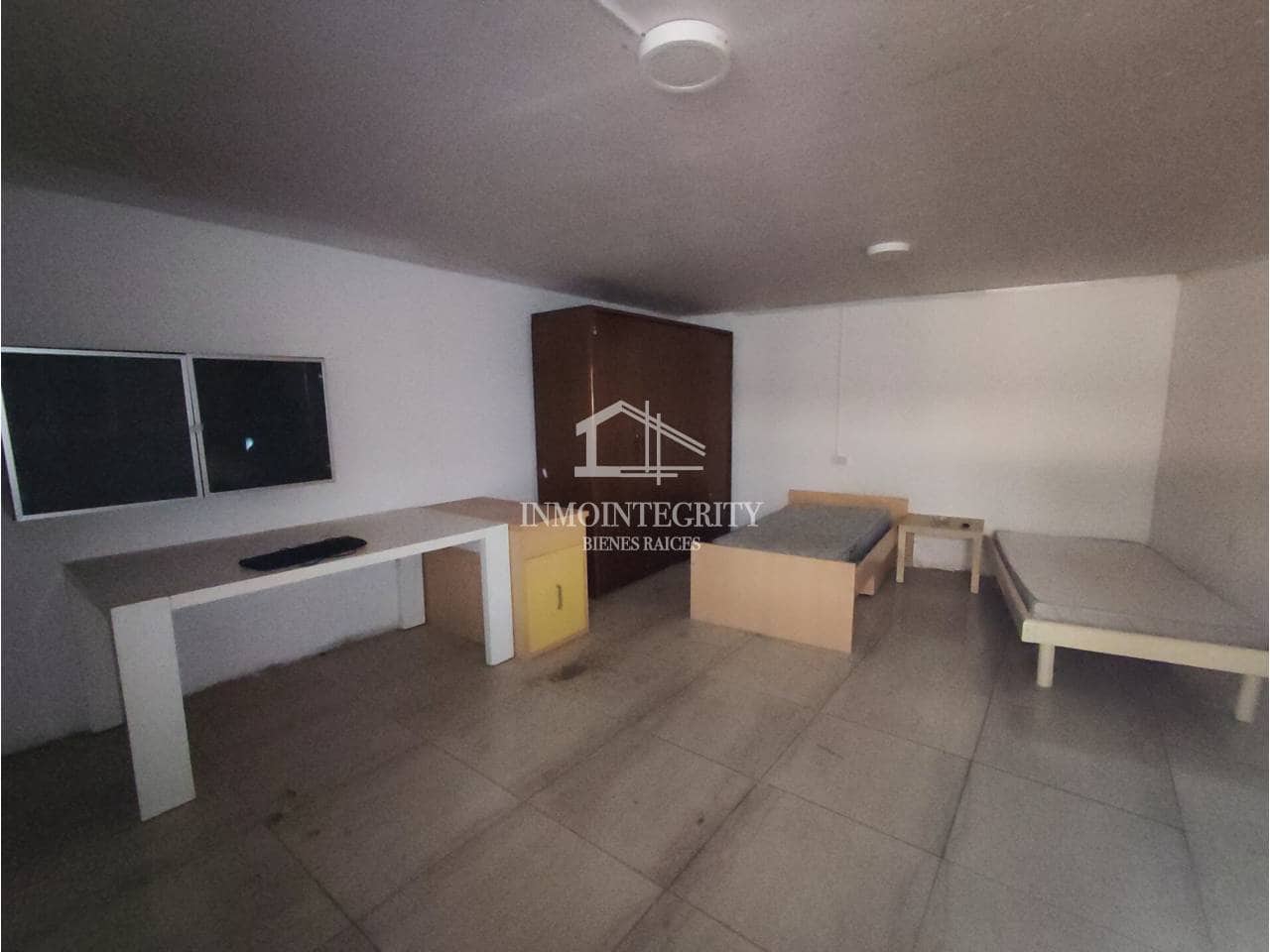 3 slaapkamer Commercieel te koop in Castello de la Plana - € 149.900 (Ref: 10052225)