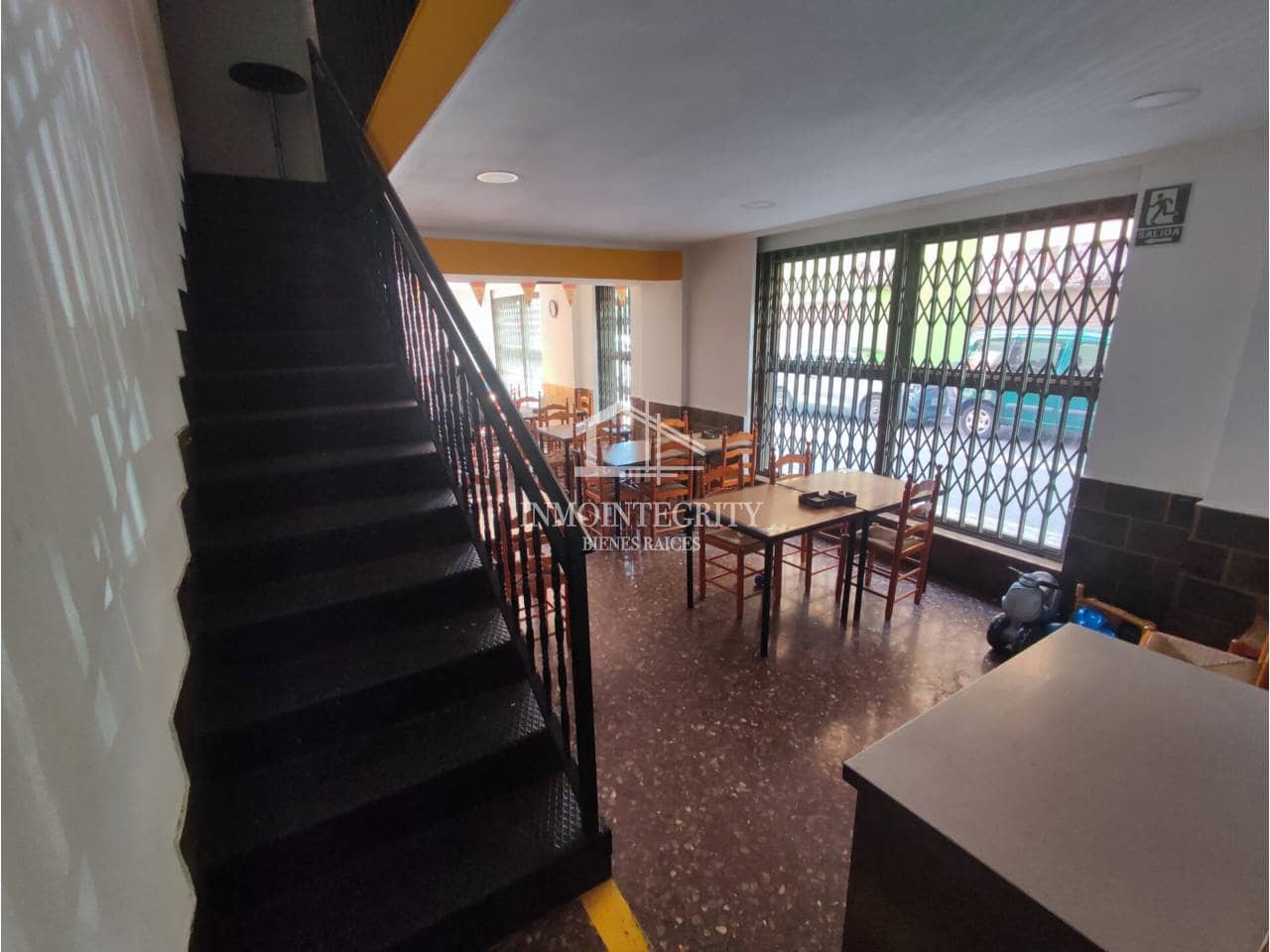 3 slaapkamer Commercieel te koop in Castello de la Plana - € 149.900 (Ref: 10052225)