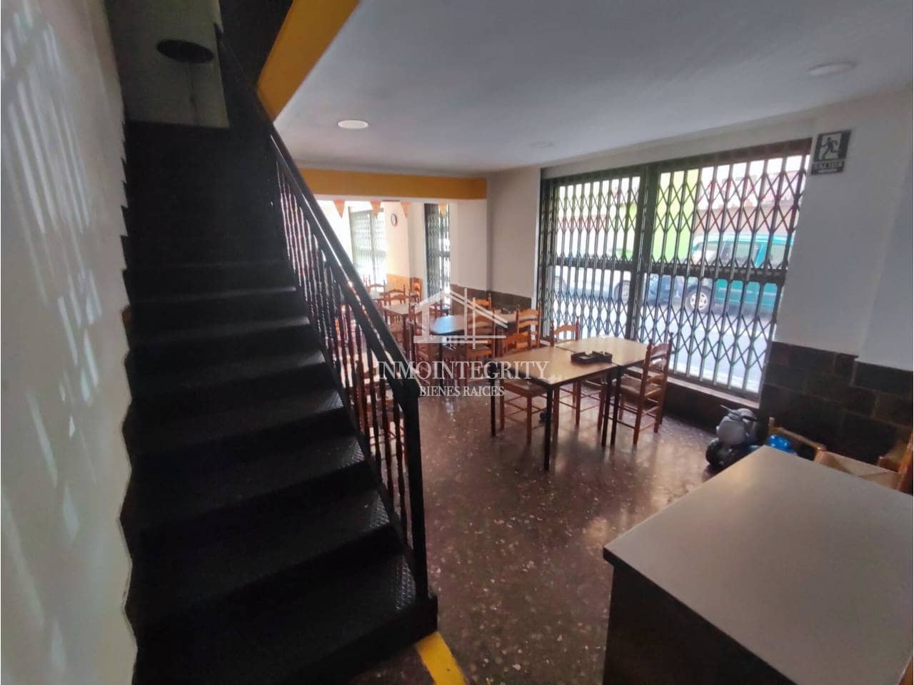 3 slaapkamer Commercieel te koop in Castello de la Plana - € 149.900 (Ref: 10052225)