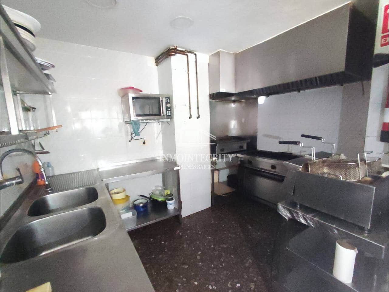 3 slaapkamer Commercieel te koop in Castello de la Plana - € 149.900 (Ref: 10052225)