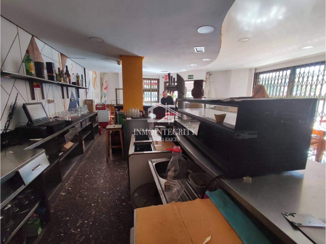 3 slaapkamer Commercieel te koop in Castello de la Plana - € 149.900 (Ref: 10052225)