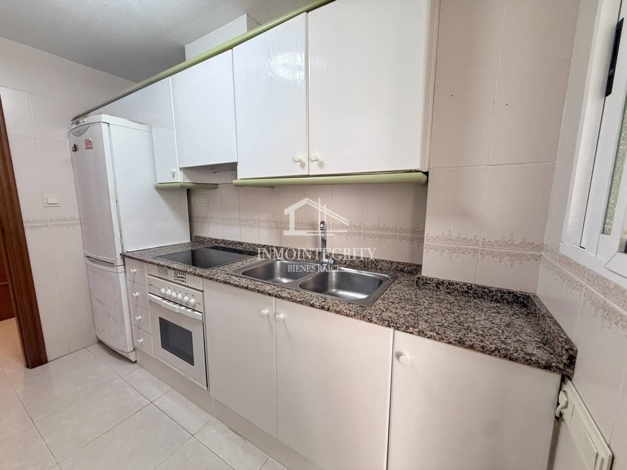 2 sypialnia Apartament na sprzedaż w Oropesa  z basenem garażem - 220 000 € (Ref: 10052236)