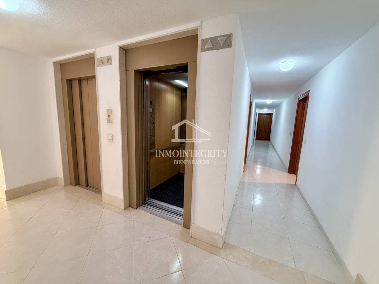 2 sypialnia Apartament na sprzedaż w Oropesa  z basenem garażem - 220 000 € (Ref: 10052236)