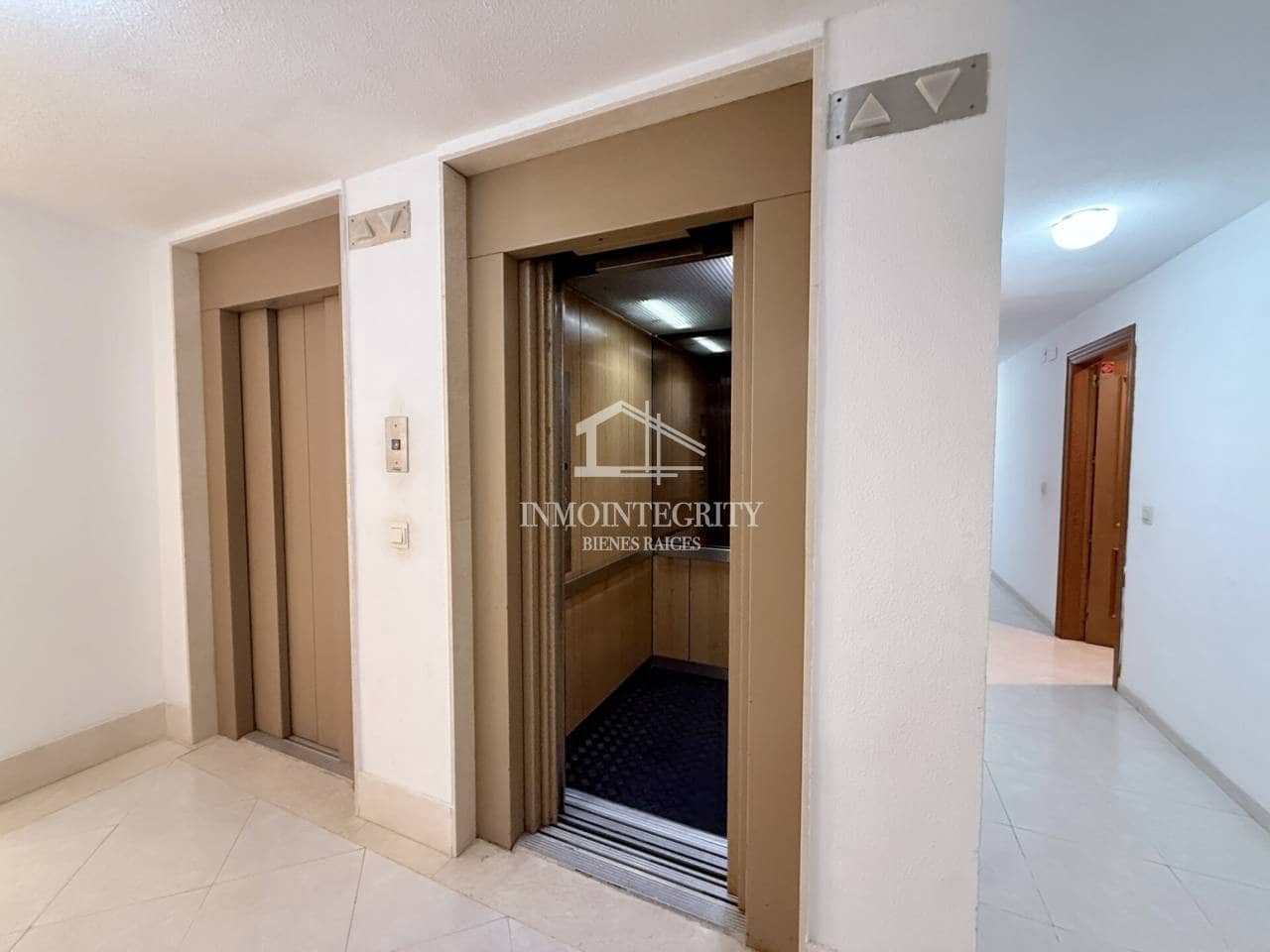 2 sypialnia Apartament na sprzedaż w Oropesa  z basenem garażem - 220 000 € (Ref: 10052236)