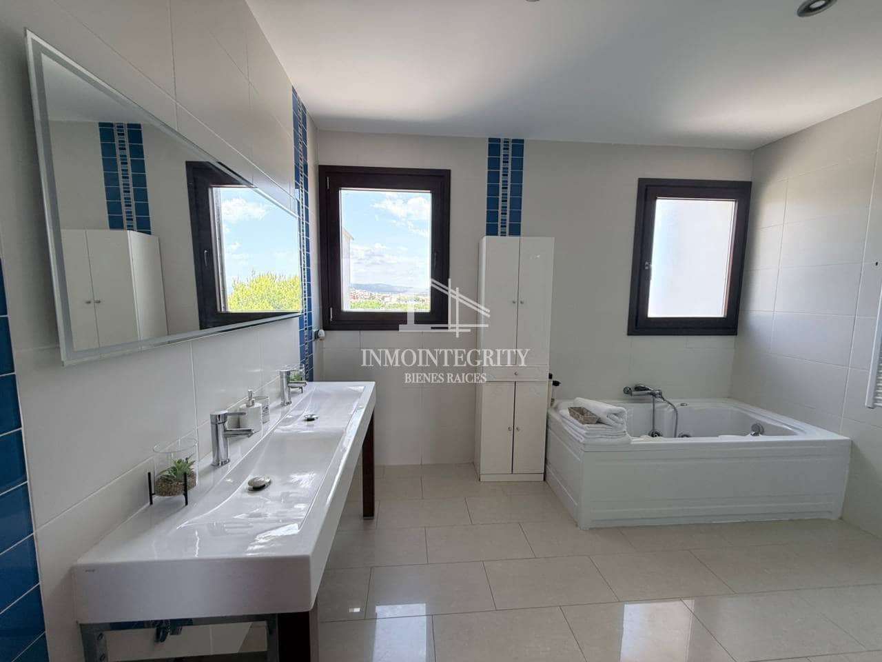 5 sypialnia Willa na sprzedaż w Oropesa  z basenem garażem - 1 355 000 € (Ref: 10052238)