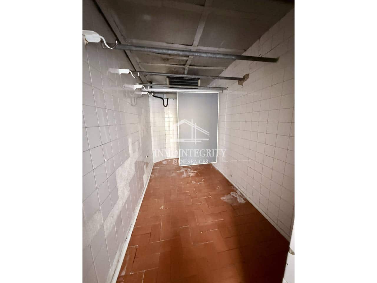 5 slaapkamer Commercieel te koop in Castello de la Plana met garage - € 167.000 (Ref: 10052240)