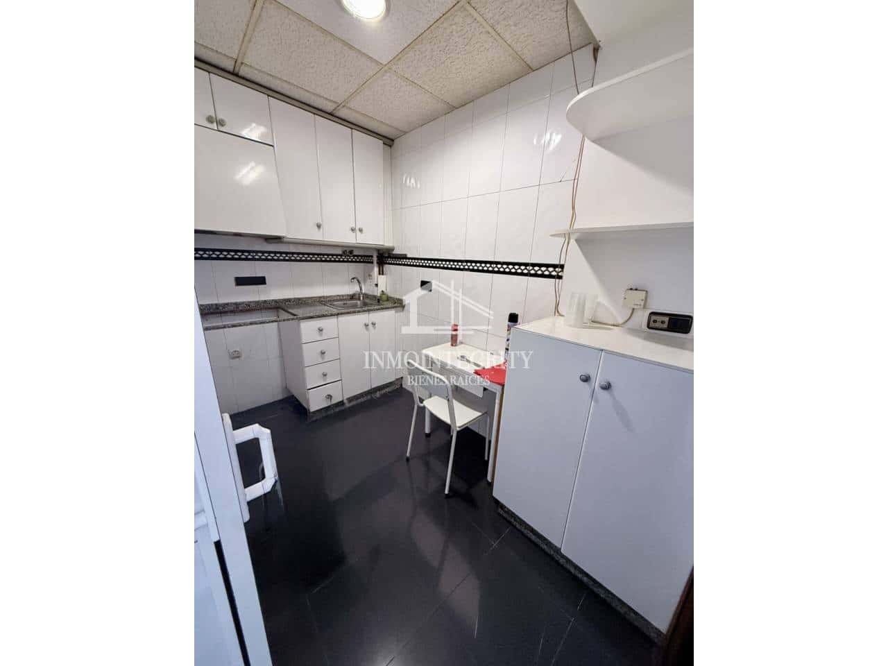 5 slaapkamer Commercieel te koop in Castello de la Plana met garage - € 167.000 (Ref: 10052240)
