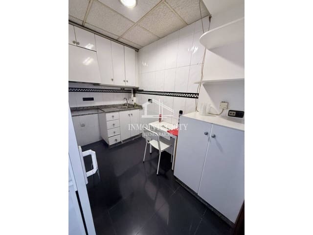 5 makuuhuone Kaupallinen myytävänä paikassa Castelló de la Plana mukana 
autotalli - 167 000 € (Ref: 10052240)