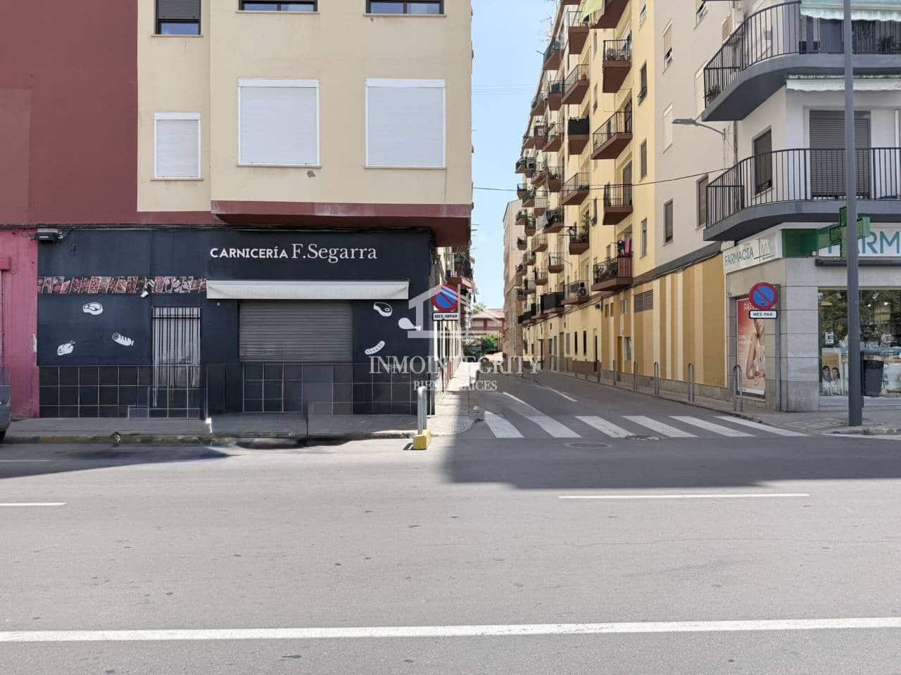 5 slaapkamer Commercieel te koop in Castello de la Plana met garage - € 167.000 (Ref: 10052240)