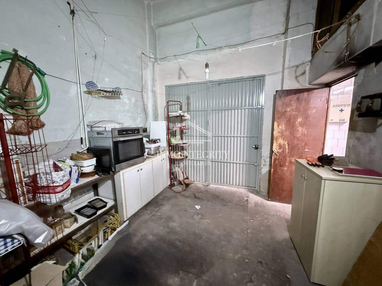 5 slaapkamer Commercieel te koop in Castello de la Plana met garage - € 167.000 (Ref: 10052240)