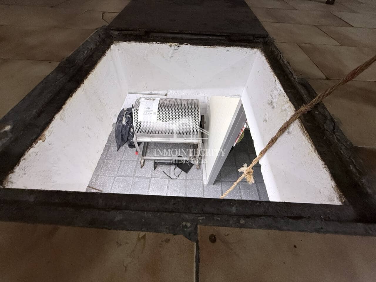 5 slaapkamer Commercieel te koop in Castello de la Plana met garage - € 167.000 (Ref: 10052240)