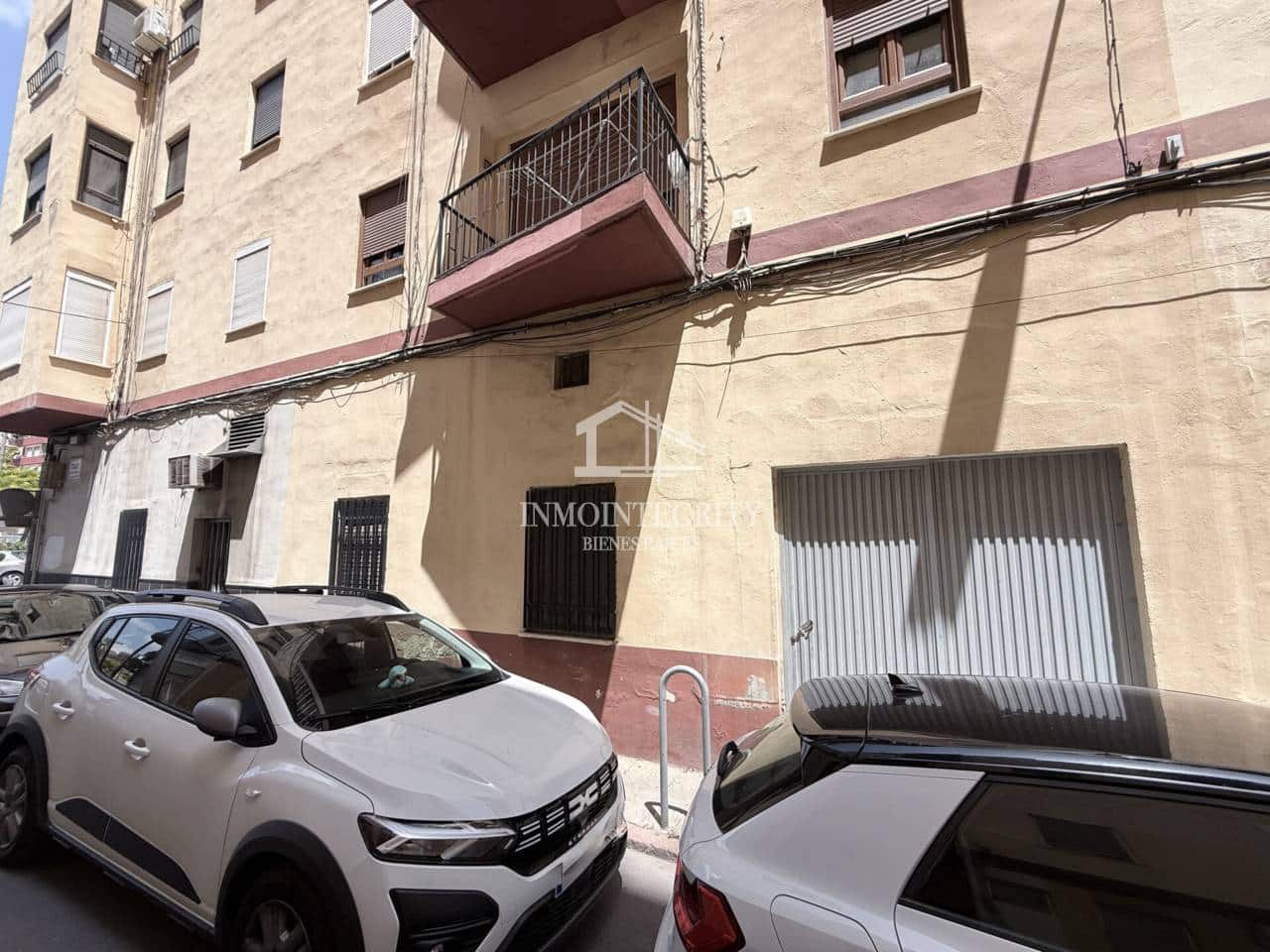 5 slaapkamer Commercieel te koop in Castello de la Plana met garage - € 167.000 (Ref: 10052240)