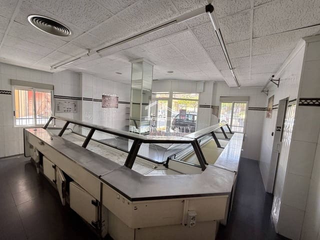5 makuuhuone Kaupallinen myytävänä paikassa Castelló de la Plana mukana 
autotalli - 167 000 € (Ref: 10052240)