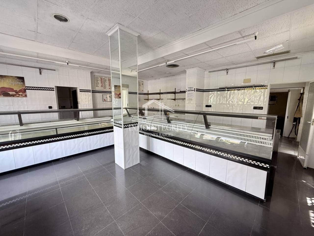 5 slaapkamer Commercieel te koop in Castello de la Plana met garage - € 167.000 (Ref: 10052240)