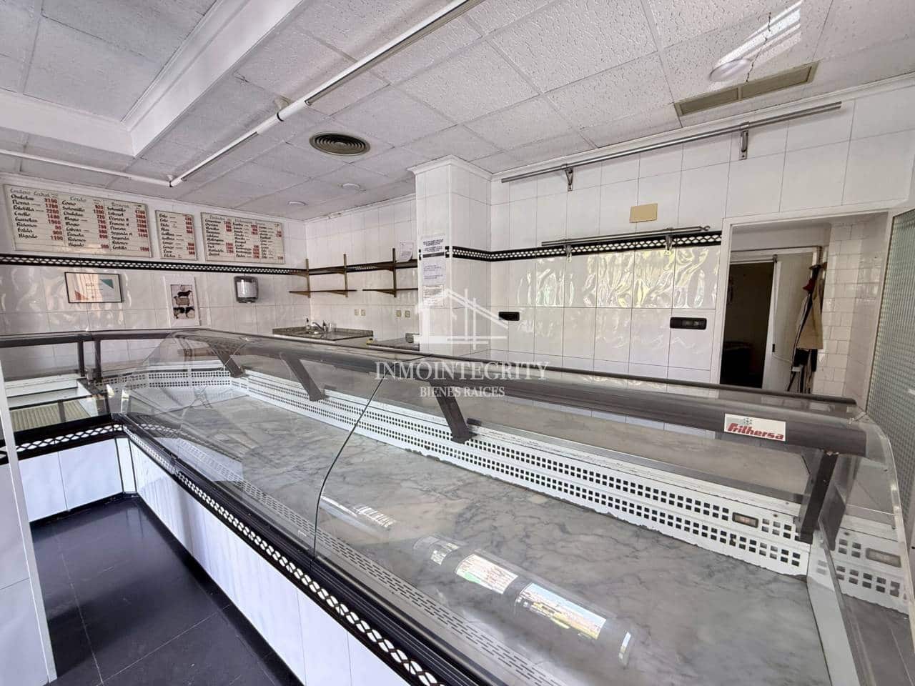 5 slaapkamer Commercieel te koop in Castello de la Plana met garage - € 167.000 (Ref: 10052240)