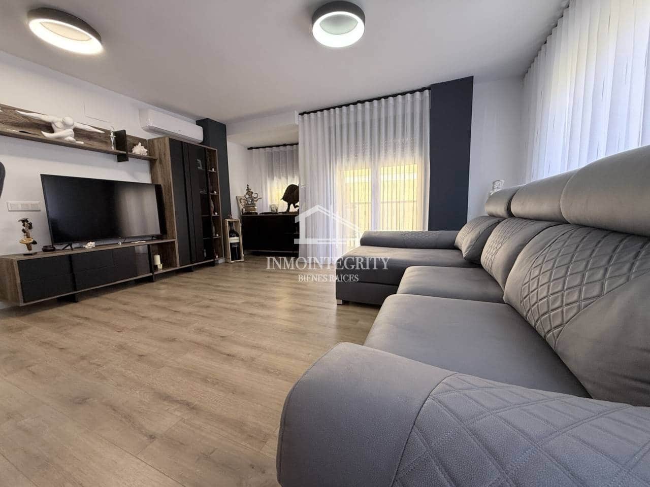 2 slaapkamer Appartement te koop in Oropesa  met garage - € 203.000 (Ref: 10052241)