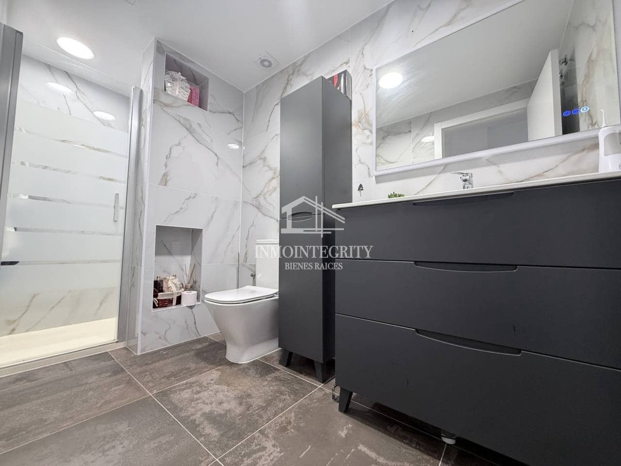 2 slaapkamer Appartement te koop in Oropesa  met garage - € 203.000 (Ref: 10052241)