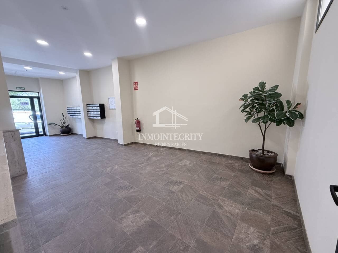2 slaapkamer Appartement te koop in Oropesa  met garage - € 203.000 (Ref: 10052241)