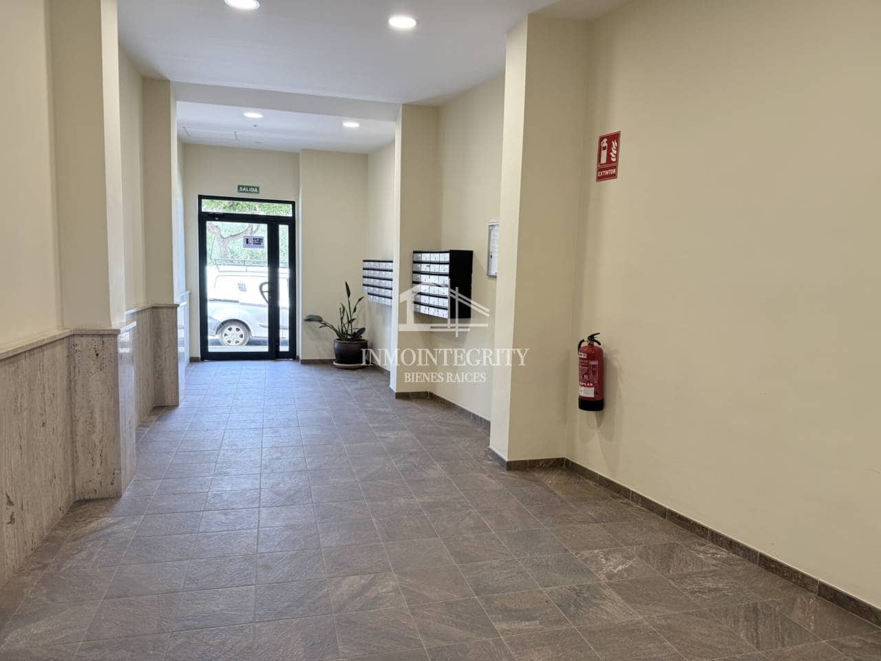 2 slaapkamer Appartement te koop in Oropesa  met garage - € 203.000 (Ref: 10052241)