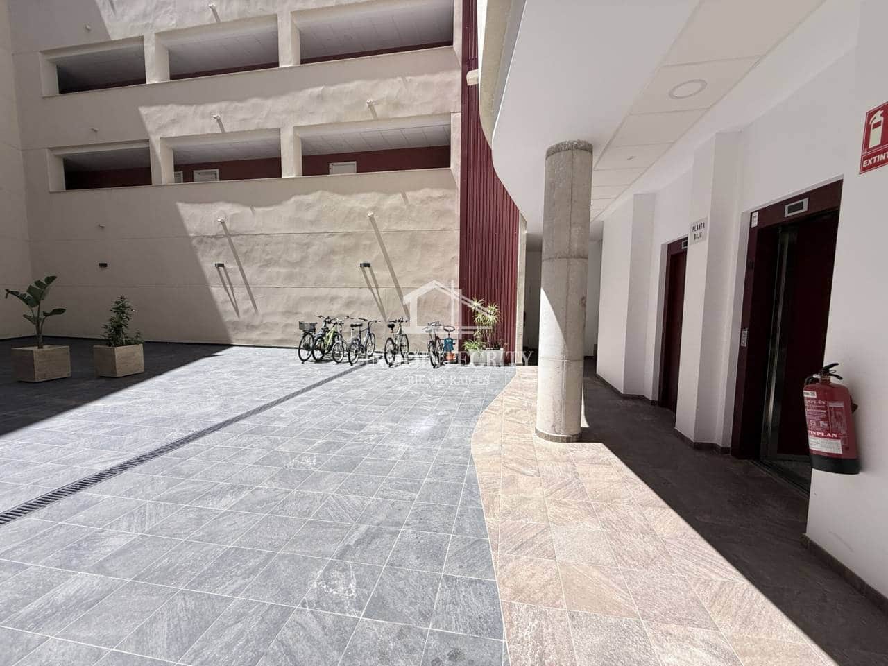 2 slaapkamer Appartement te koop in Oropesa  met garage - € 203.000 (Ref: 10052241)