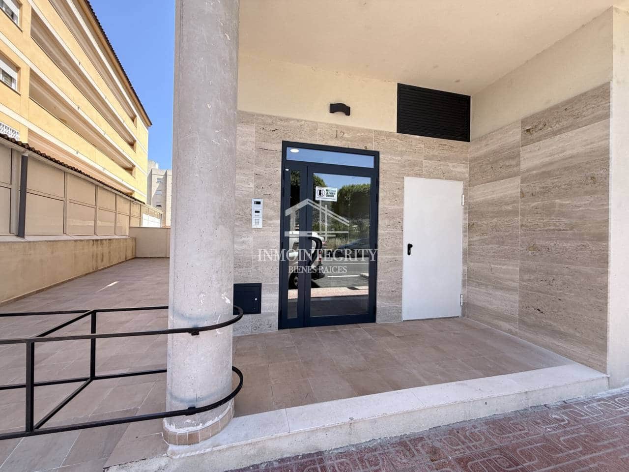 2 slaapkamer Appartement te koop in Oropesa  met garage - € 203.000 (Ref: 10052241)