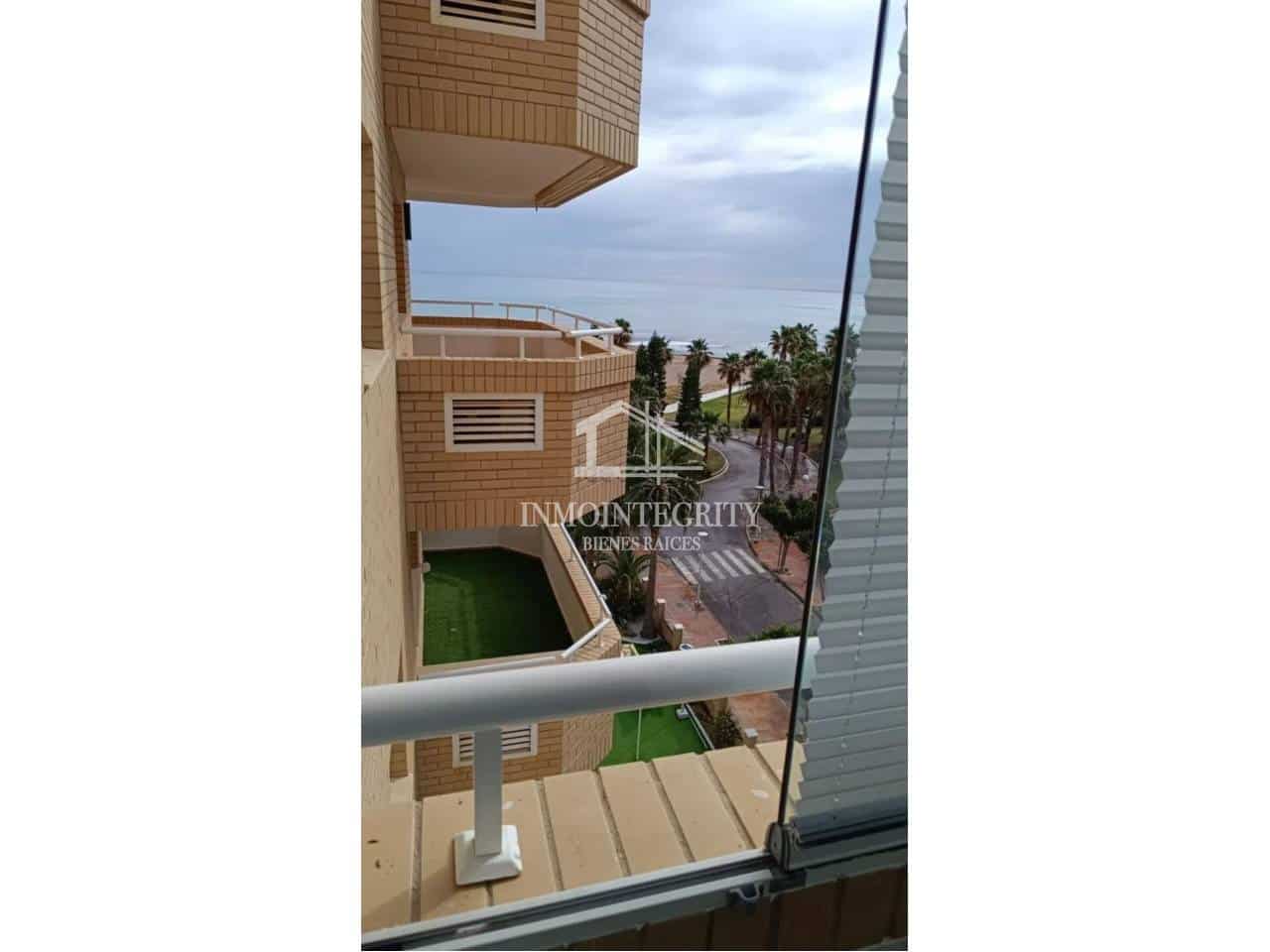 2 bedroom Flat for sale in Oropesa  with pool - € 335,000 (Ref: 10052247)