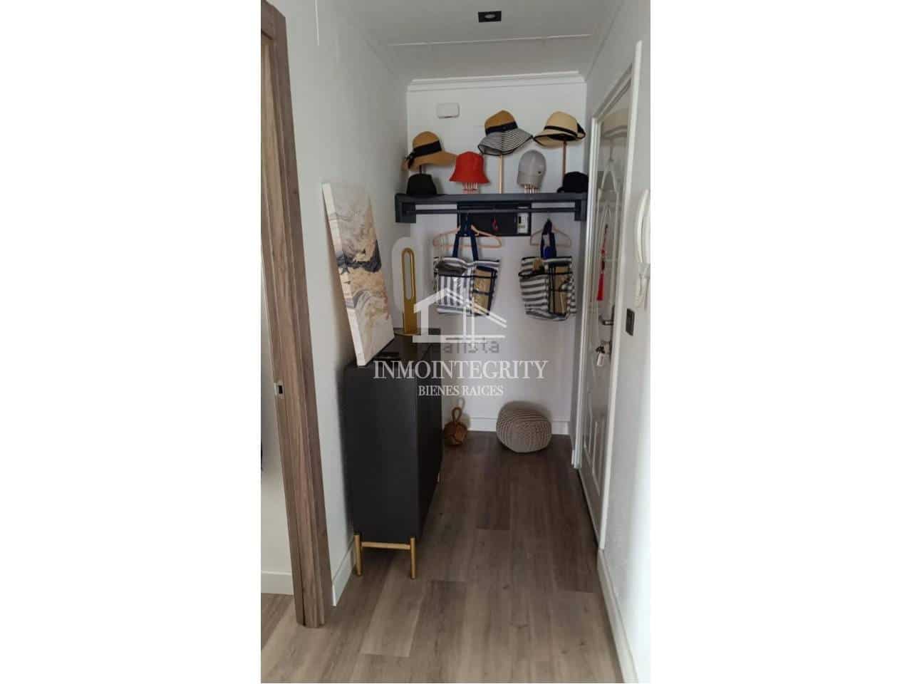 2 bedroom Flat for sale in Oropesa  with pool - € 335,000 (Ref: 10052247)
