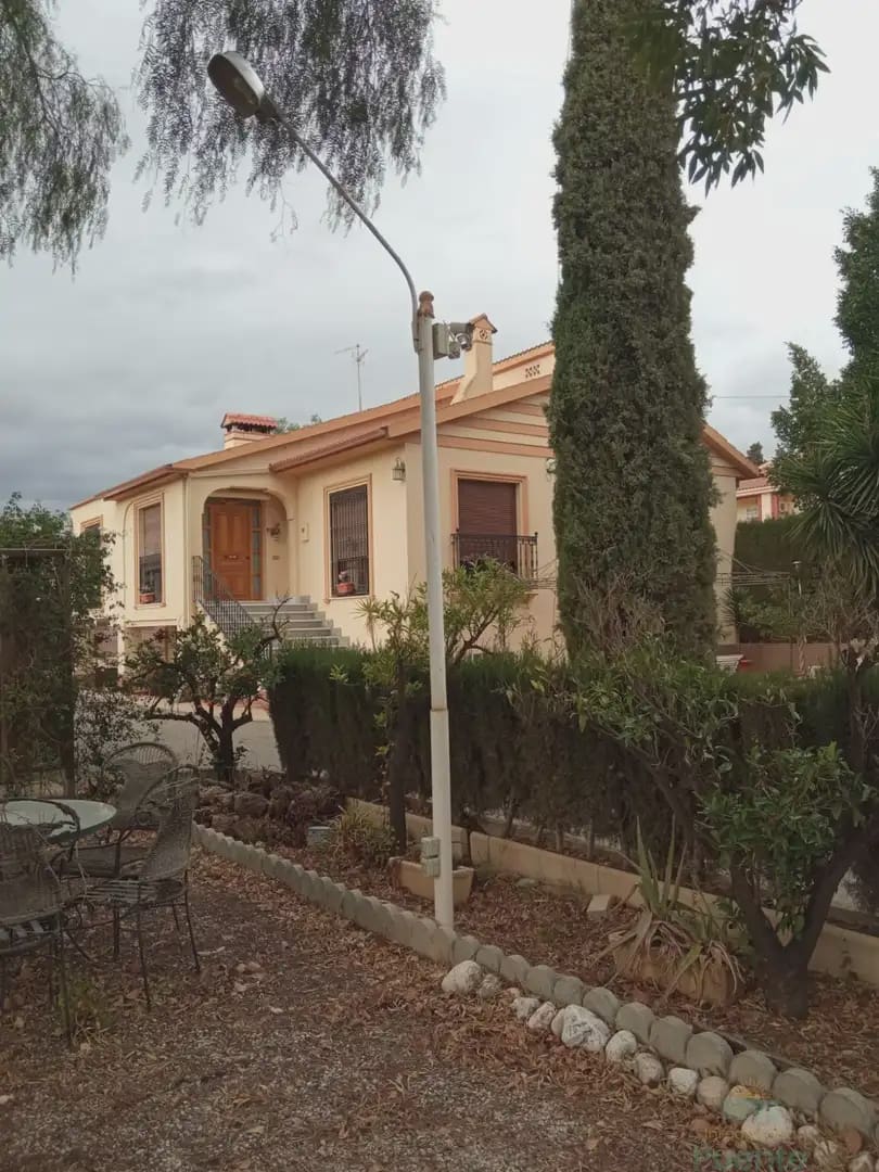 6 bedroom Villa for sale in La Hoya with garage - € 370,000 (Ref: 10045561)