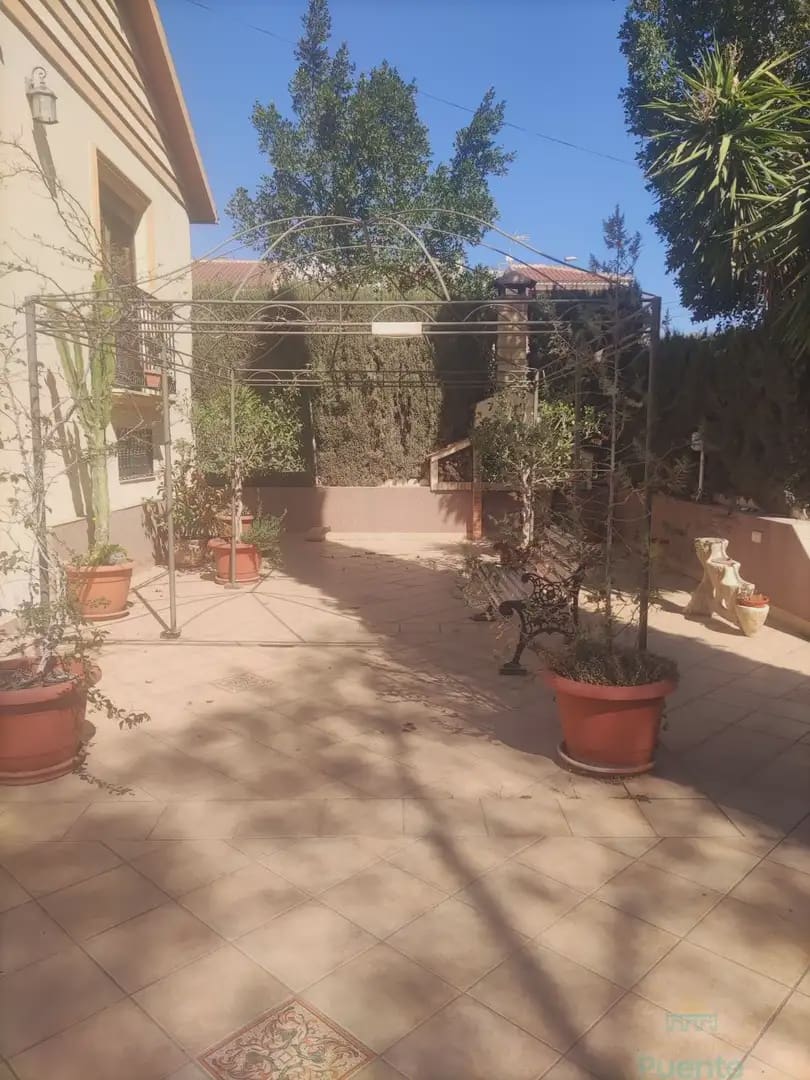 6 bedroom Villa for sale in La Hoya with garage - € 370,000 (Ref: 10045561)