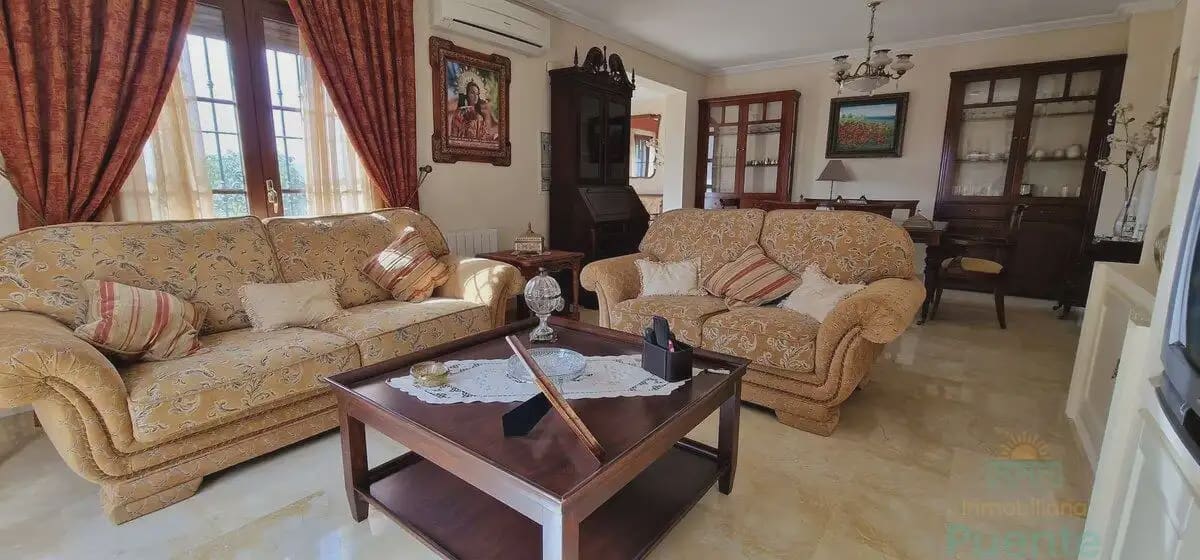 6 bedroom Villa for sale in La Hoya with garage - € 370,000 (Ref: 10045561)