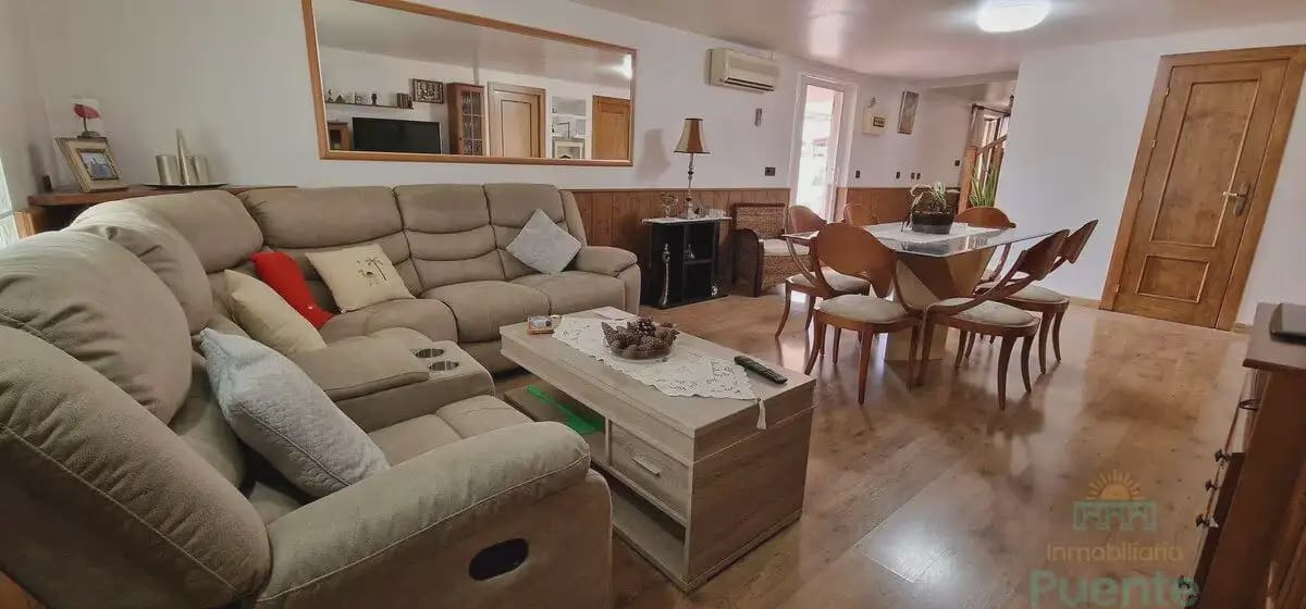 6 bedroom Villa for sale in La Hoya with garage - € 370,000 (Ref: 10045561)