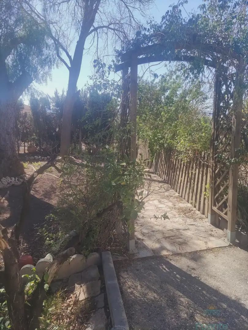 6 bedroom Villa for sale in La Hoya with garage - € 370,000 (Ref: 10045561)
