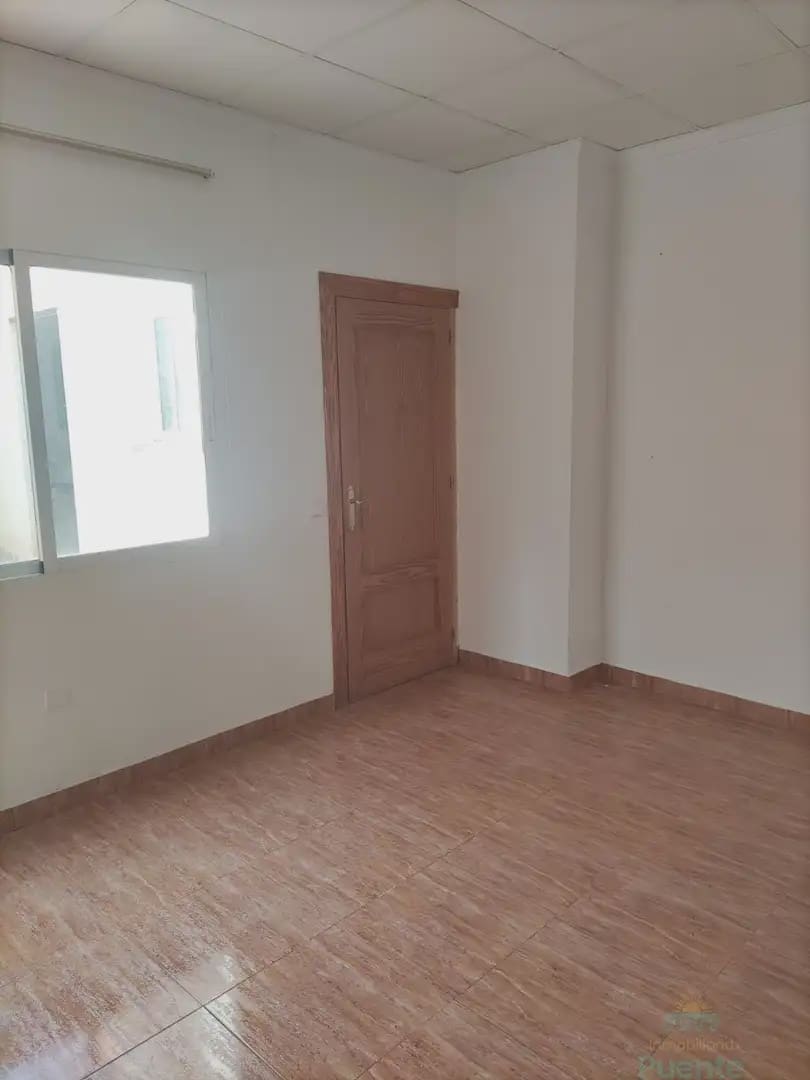Kaupallinen myytävänä paikassa Totana - 85 000 € (Ref: 10045590)