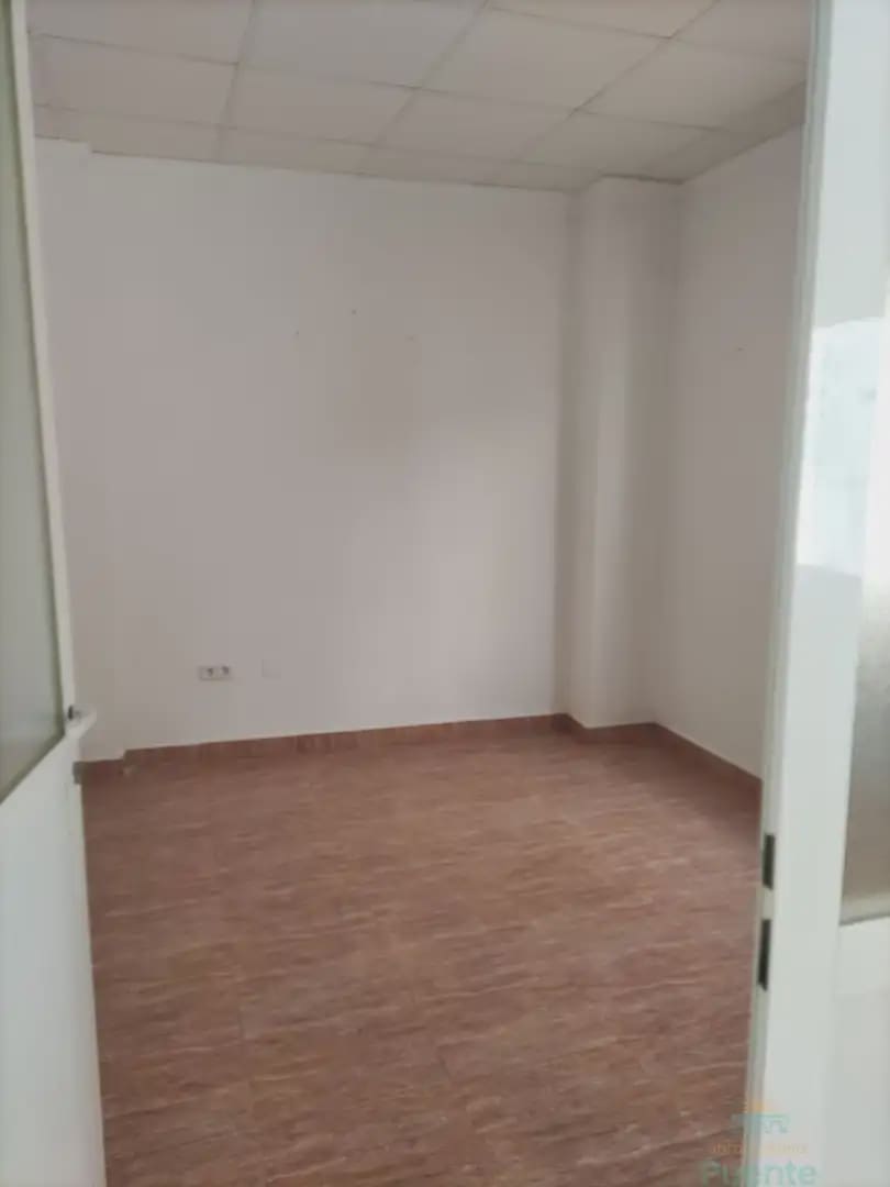Kaupallinen myytävänä paikassa Totana - 85 000 € (Ref: 10045590)
